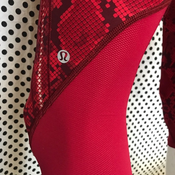 Lululemon Vent It Out Crop Mini Ziggy Snake Red Tide Cranberry Tights Size 6 - Picture 16 of 17